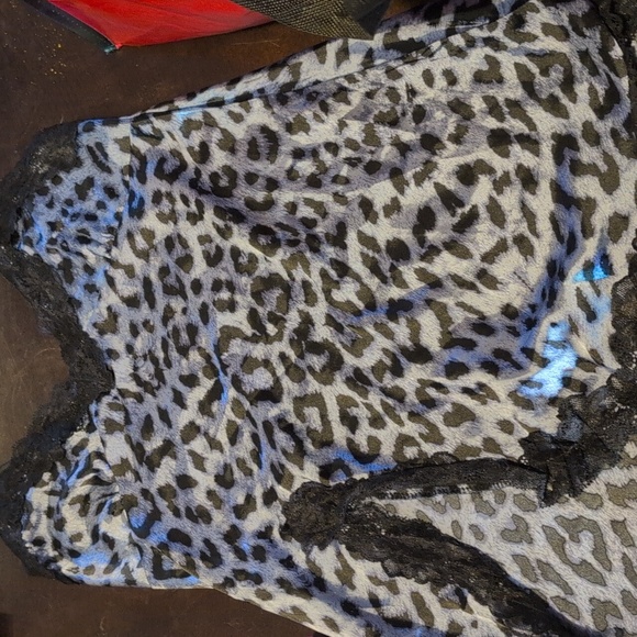 Blue leopard print nighty - Picture 2 of 3
